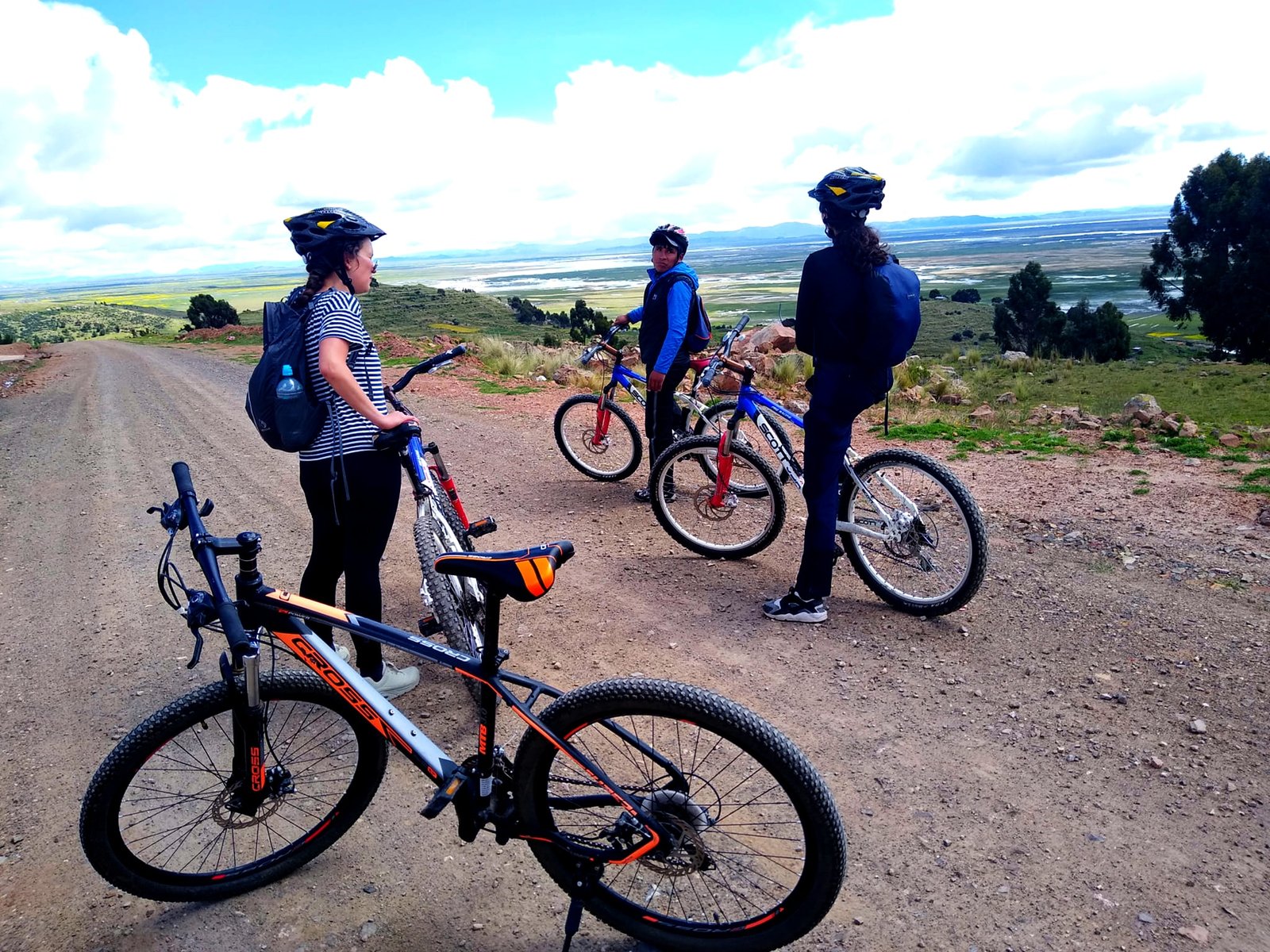 Bike rental service in Puno city center